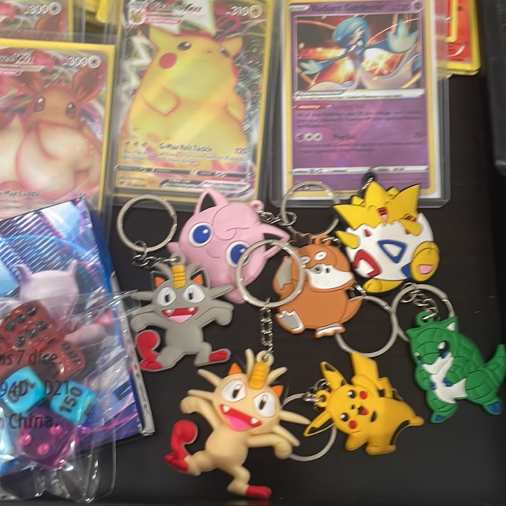 Pokémon stuff - Picture 2 of 5